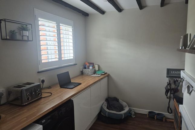 16 HYDE LANE, Bovingdon, Hemel Hempstead photo 3