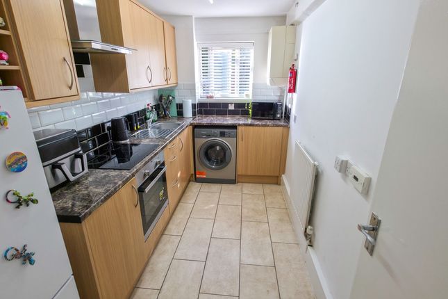 Poplar Place, London photo 3