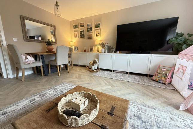 25, Walsingham Drive, Daventry photo 4