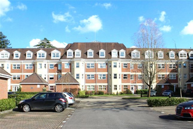 Thumbnail Flat to rent in Heathcote Road, Camberley