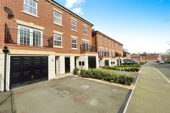 Thumbnail Town house for sale in Butler Way, Wakefield