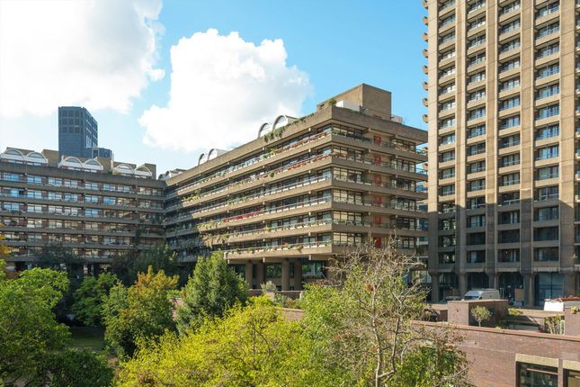 Flat 209, Seddon House, Barbican, London photo 2