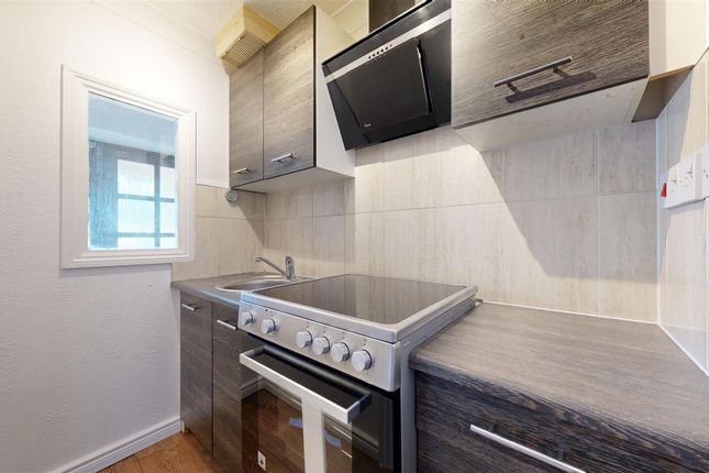 24A, Easton Street, Portland photo 4