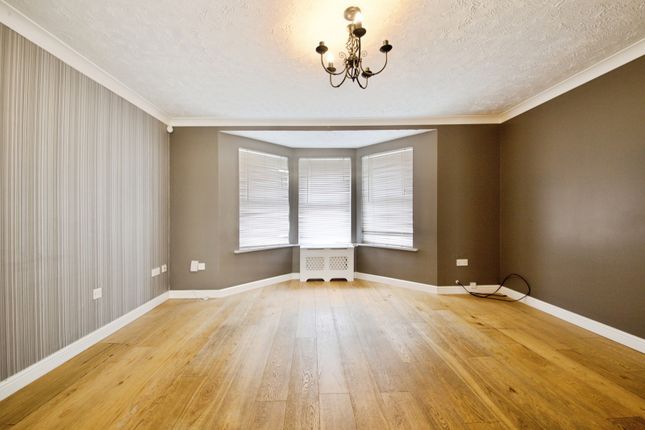 10, Campion Close, Romford photo 2