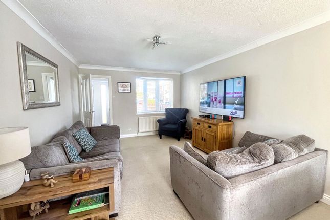2, Warkworth Drive, Morpeth photo 2