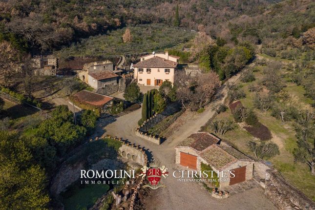 Villa for sale in Castiglion Fiorentino, Tuscany, Italy