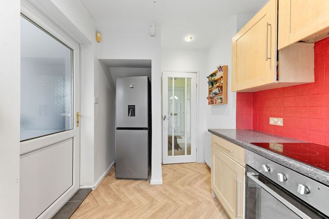 11 Lincombe Bank, Leeds photo 4