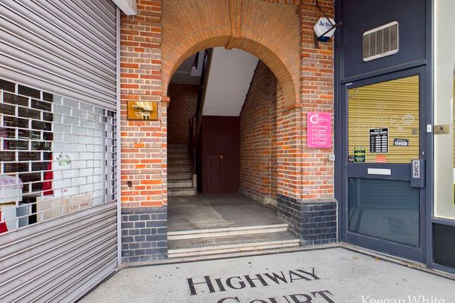 Flat to rent in Highway Court, Beaconsfield