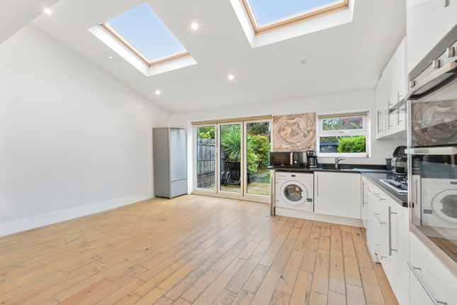 4-bed house on Faraday Road, London, £4,000/mo