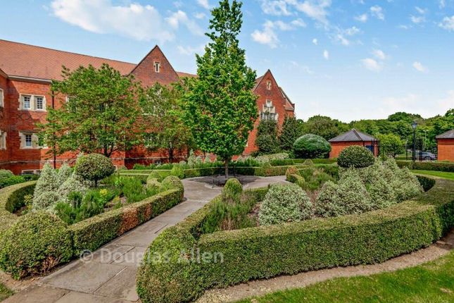 Brewster Court, The Galleries, Brentwood photo 2
