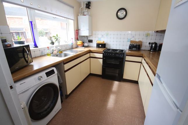 40, Paddington Close, Hayes photo 4