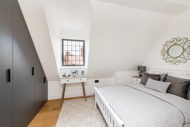 36, Apartment 11, London photo 4