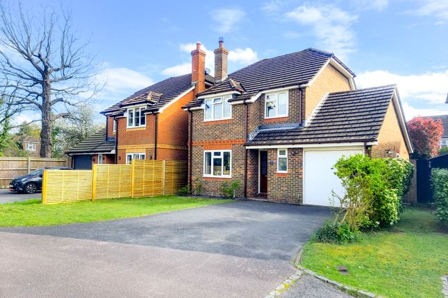Thumbnail Detached house for sale in Quebec Close, Smallfield, Horley