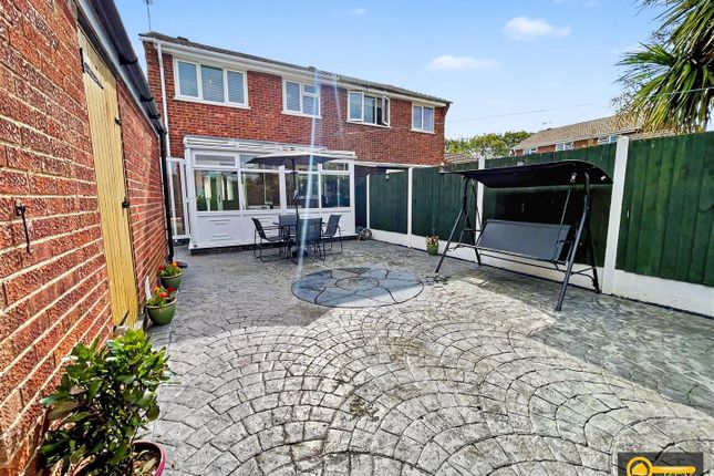 13, Freesland Rise, Nuneaton photo 4
