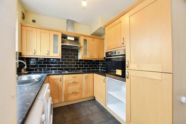 31, Fishponds Road, South Yorkshire photo 2