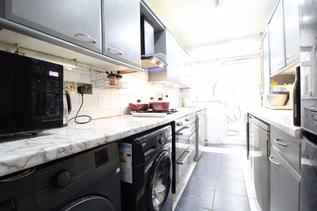 Terraced house for sale in Runley Road, Luton