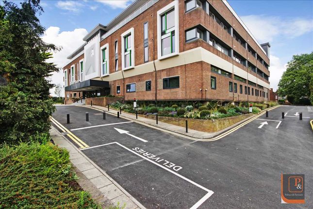 2 Bed Flat For Sale In Station Square Bergholt Road