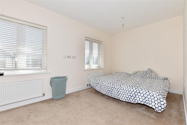Town house for sale in Golf Road, Deal, Kent