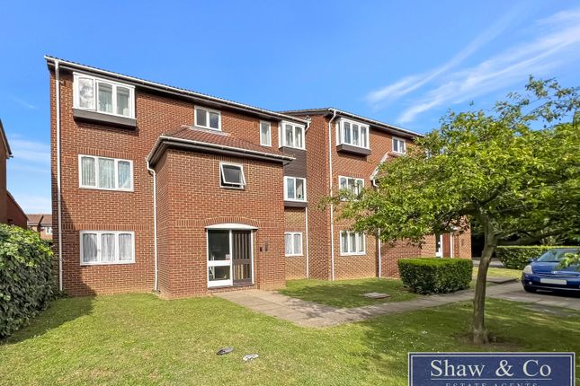 Thumbnail Flat for sale in Vickers Way, Hounslow
