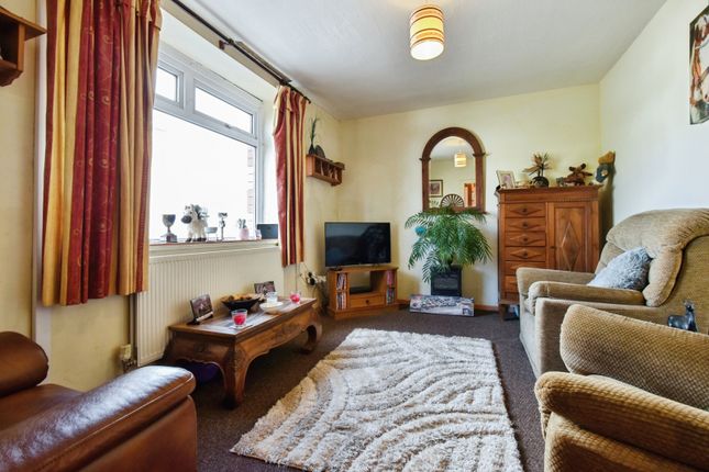 31, Wernoleu Road, Carmarthenshire photo 3