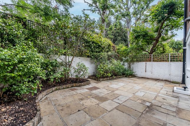 19, Pembroke Gardens Close, London photo 4