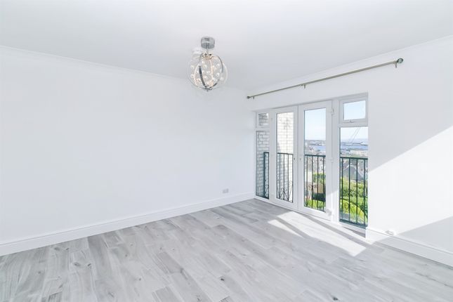 10, Beaconsfield, Romilly Road, Barry photo 3