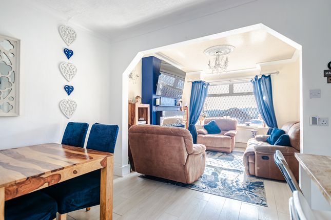 60, Woodhall Drive, Leeds photo 4