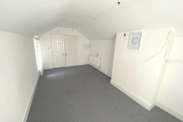 Flat 3, Watling Street, Radlett photo 2