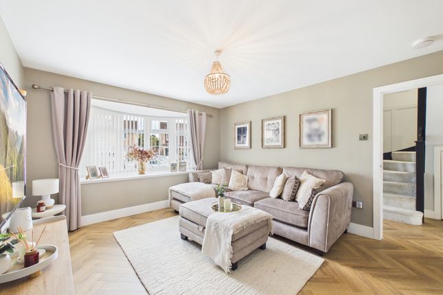 13 St. Hughs Close, Crawley photo 2