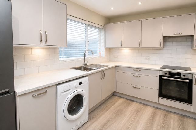 Flat 3, 20 Langley Road, STAINES-UPON-THAMES photo 3