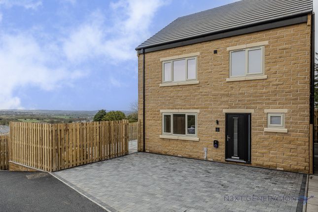 Thumbnail Detached house for sale in 2 Hillside View, Bradford