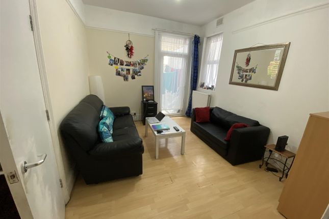 Layton Road, Hounslow photo 2