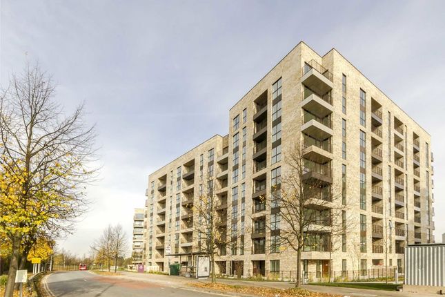 Thumbnail Flat to rent in Lakeside Drive, Park Royal, London