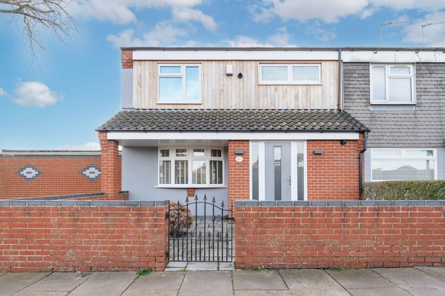 End terrace house for sale in Beccles Road, Gorleston