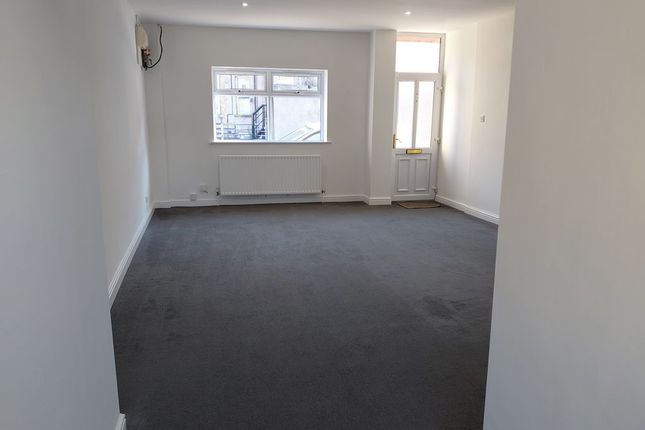 1 & 1a, Gwern Avenue, Caerphilly photo 2