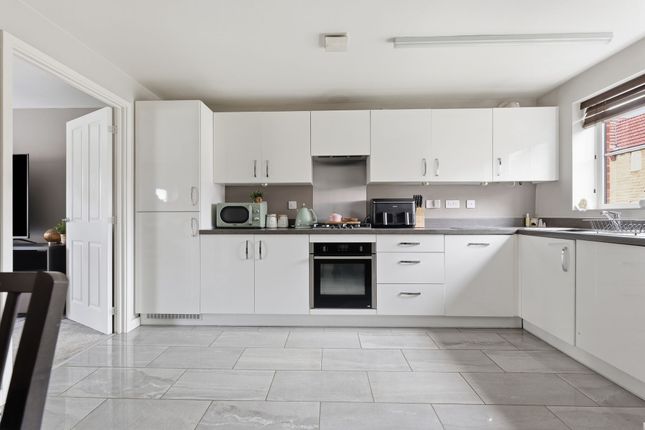 103 Mill Farm Drive, Alfreton photo 2