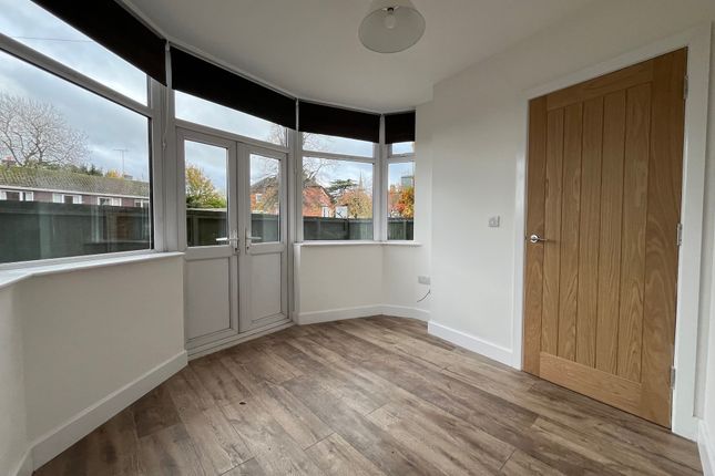 Apartment 1, Kensington House, 33, Dove Bank, Uttoxeter photo 2