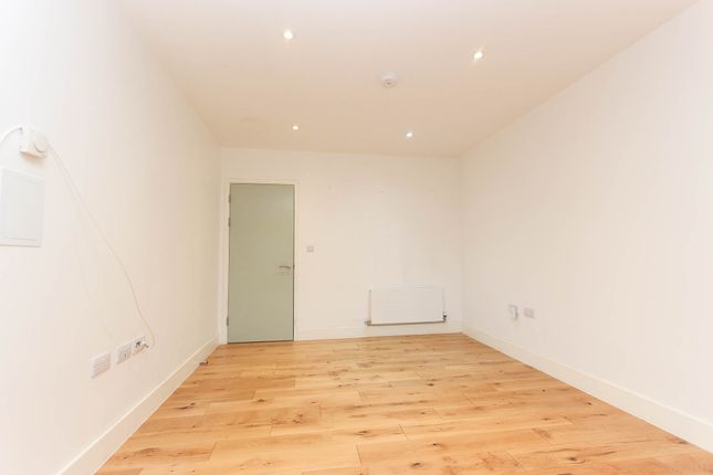 Flat 4, 2-4, Arthur Street, Wellingborough photo 4
