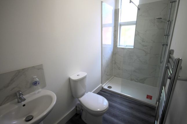 62, Harold Terrace, Leeds photo 4