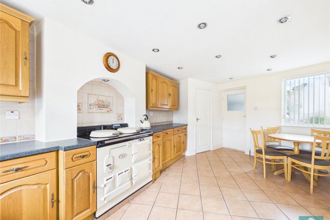 25, Rushcroft Road, Shaw photo 2