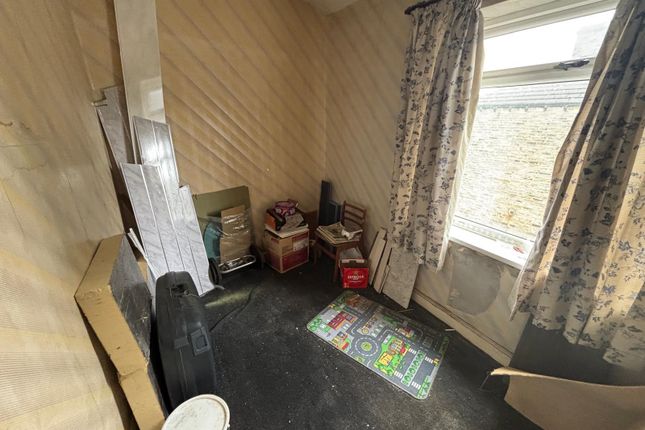 11, Eldon Road, Huddersfield photo 3