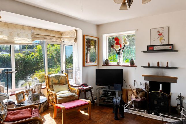 2, Geneva Road, Newhaven photo 2