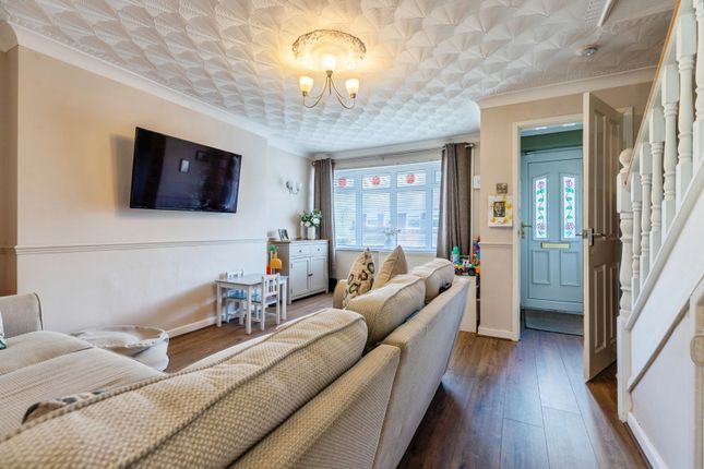 4, Neston Close, Oldham photo 2