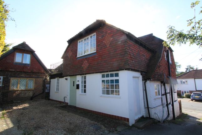 Thumbnail Semi-detached house to rent in Sussex Road, Petersfield, Hampshrie