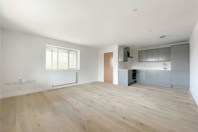 Flat to rent in Orchard Mews, Cambridge Road, Oakington, Cambridge