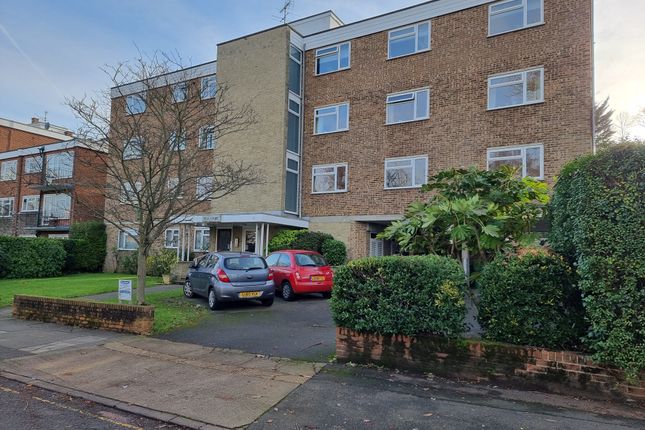 Flat for sale in Lovelace Road, Surbiton