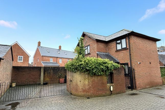 11 The George Mews, Ringwood photo 4