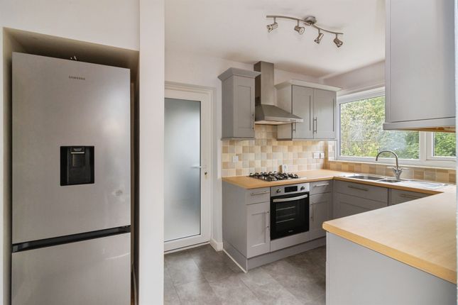 80, Frobisher Green, Torquay photo 4