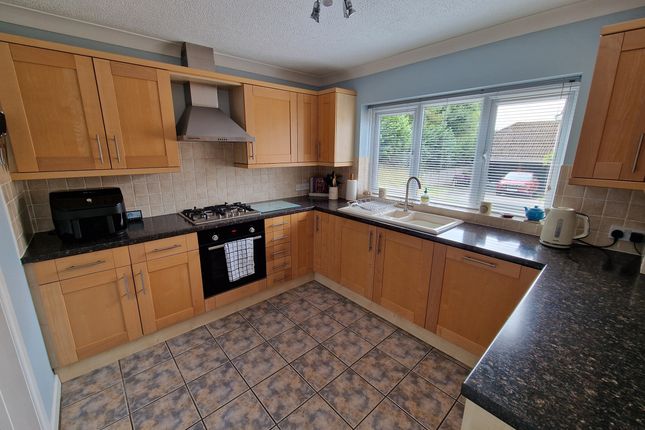 6 Nathan Close, Yeovil photo 4