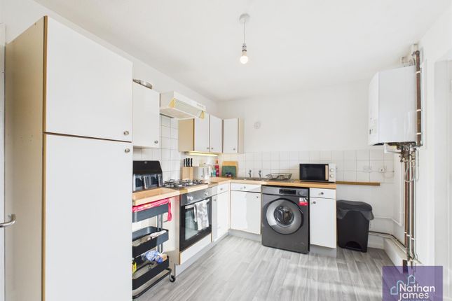 5, Landau Close, Caldicot photo 4